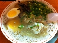 「ゆで玉子入りラーメン」@しぇからしか 梅田店の写真