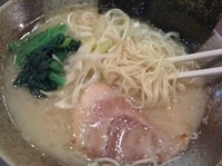 「鶏とんこつラーメン（アブラ,麺かため） 680円」@横浜家系ラーメン たくみ家の写真