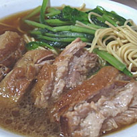 「豚ばらそばと牛ばら飯 とシュウマイ」@海員閣の写真