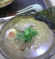 「豚骨醤油ラーメン」@越後秘蔵麺 無尽蔵 なおえつ家の写真