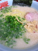 「濃厚プレミアムしおとんこつ￥780」@山岡家 吹上店の写真