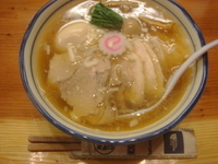 「中華そば（小）+半肉増し+味玉」@銀座 朧月の写真