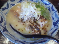 「濃厚鶏そば+味玉」@ブラウンの写真