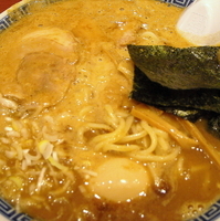 「特製中華そば（大盛）880円」@前勝軒の写真