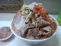 「豚ラーメン ニンニク少な目ヤサイアブラカラメトウガラシ」@ラーメン荘 歴史を刻め 本店の写真