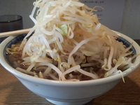 「ラーメン小+味玉+玉ネギ=【700円】」@らーめん こじろう526 日暮里店の写真