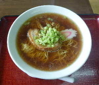 「しょうゆラーメン（500円）」@平和食堂の写真