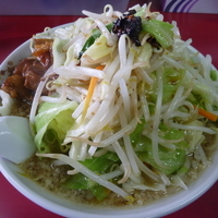 「ウルトラタンメン（醤油）・野菜多め （950） ※ 火曜日味玉サ」@房総タンメンFactoryウルトラ麺の写真