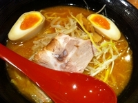 「炙り味噌ラーメン（390円）+味玉（100円）」@札幌炙り味噌ラーメン 炎の虎の写真