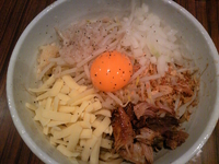 「ガッツリ汁なし 大盛り ￥800」@中華そば 伝堂の写真