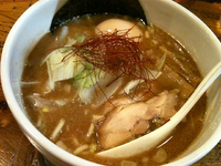 「【11月限定】ピリ辛みそらーめん（800円）+味玉（ランチタイム」@鶏の穴の写真