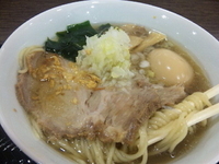 「煮玉子チャーシュー塩らぁ麺￥1150」@創彩麺家 野の実 足柄サービスエリア店の写真