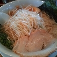 ねぎ盛りラーメン（醤油）850円 麺固め+背油普通