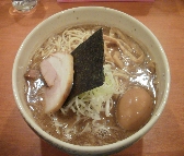 「魚介醤油味玉付大」@日の出らーめん 大船店の写真