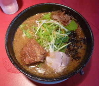 「胡麻みそラー麺（大盛り）（790円）」@301餃子の写真