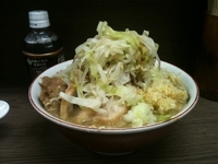 「小豚（ヤサイマシマシ+ニンニクマシ）」@ラーメン二郎 横浜関内店の写真