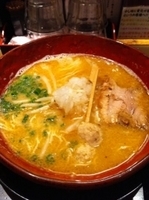 「白味噌ラーメン」@味噌らーめん みつか坊主 大阪空港本店の写真