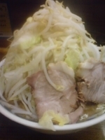 「小ラーメン（ニンニク少なめ・ヤサイ）+特製煮玉子（白）」@ラーメン二郎 新小金井街道店の写真