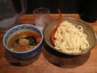 「辛つけめん（並）:750円」@つけ麺専門店 三田製麺所 新橋店の写真