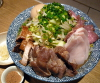 「燈郎 700円（麺少なめ味玉サービス・ヤサイマシ・ニンニクは 1」@麺屋 一燈の写真