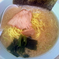 「ラーメン（麺硬め・アブラ多め）￥390（開店記念価格）」@ラーメンショップ 妻沼店の写真