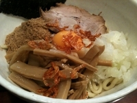 「まぜそば[麺200g]（650円）」@麺家 一鶴の写真