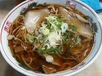 「ラーメン中（550円）」@まるかいの写真