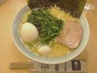 「塩ラーメン（麺硬め、脂多め）+半熟味付玉子+のり5枚+レンソウマ」@壱六家 大森店の写真