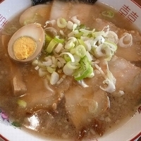 「醤油チャーシュー （煮玉子トッピング）」@らーめん じゃん腹の写真