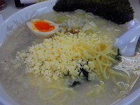 「白龍 油少な目（塩チーズラーメン）￥680+中盛￥100」@龍ちゃんの写真