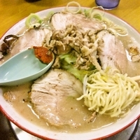 「とんこつ赤+厚切りチャーシューキング 590円+200円=790」@火の国 文龍 総本店の写真