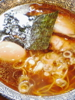 「黒富士ラーメン（醤油、細麺、味玉入り、￥750）」@森やの写真