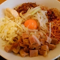 「特製まぜそば（950円）」@ジャンクガレッジ イオンレイクタウンmori店の写真