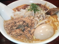 「らぁめん+味噌トッピング+ガーリックバター」@ねじ式の写真