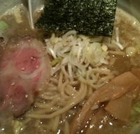 「濃厚しおらーめん700円」@○心厨房の写真