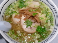 「味彩塩拉麺（700円）+大盛（100円）」@函館麺厨房あじさい 紅店の写真