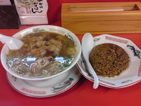 「中華そば並650円,ヤキメシ1/2 300円」@末廣ラーメン本舗 青森分店の写真
