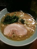 「豚骨ラーメン ¥680」@鶴一家の写真