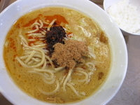 「濃厚とんこつカレーラーメン（小ライス付）￥880」@ゑびな軒 東名海老名SA下り線店の写真