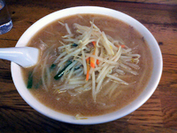 「みそラーメン（650円）+半チャーハン（400円）」@浜やの写真