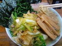 「ラーメン650円+キャベチャー極太メンマ150円+ほうれん草50」@六角家 羽田店の写真