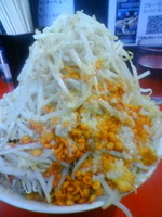 「豚ラーメン（ヤサイマシマシ、ニンニク、アブラ、カラメ、辛揚げ）」@千里眼の写真