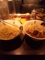 「つけ麺（中盛り）+野菜2倍」@麺屋武蔵 虎洞の写真
