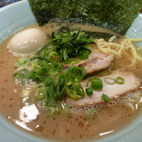 「ラーメン（中）（800）+味玉（サービス）」@石川家 東岩槻店の写真