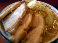 「豚入りラーメン/野菜マシ、ニンニク、アブラ」@ラーメン☆ビリーの写真