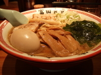 「中華そば（大）+味玉（クーポン）」@松戸中華そば 富田食堂の写真