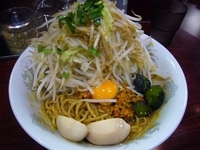 「カレー油そば[ヤサイ4倍]（750円）」@ラーメン頂の写真