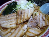 「特製中華そば・中（950円）+炙り肉飯（250円）」@松戸中華そば 富田食堂の写真