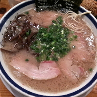 「チャーシュー麺（￥900）赤オニ（￥100）替玉（￥100→替玉」@博多長浜らーめん 田中商店の写真