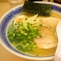 「塩とんこつラーメン 並」@八作の写真